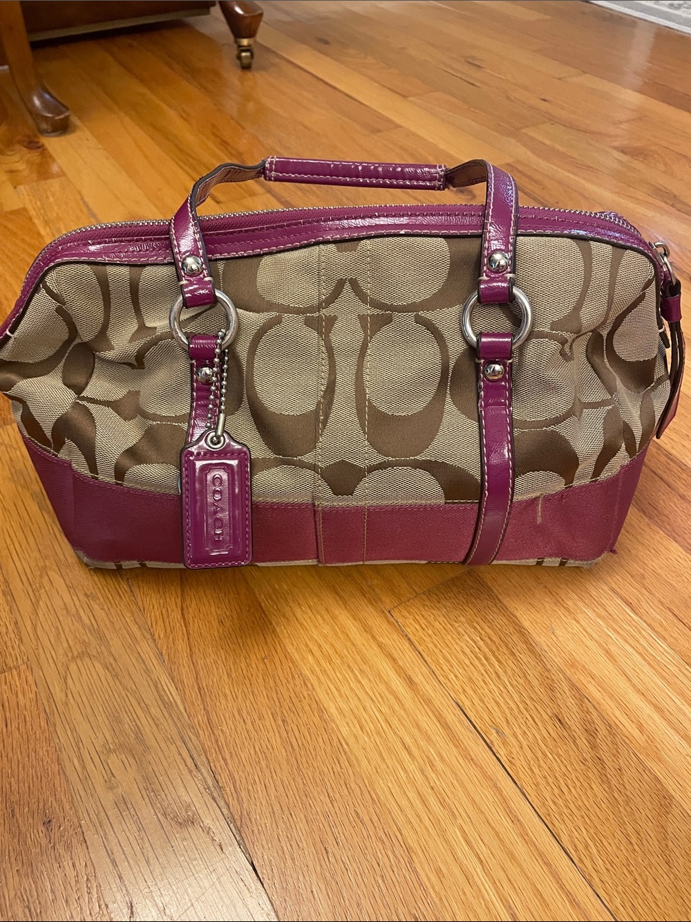 Vintage Coach Monogram Signature C Shoulder Bag. Magenta Pink /Tan. - Picture 2 of 16